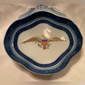 Mottahedeh E Pluribus Unum Diplomatic Eagle Scalloped Dish